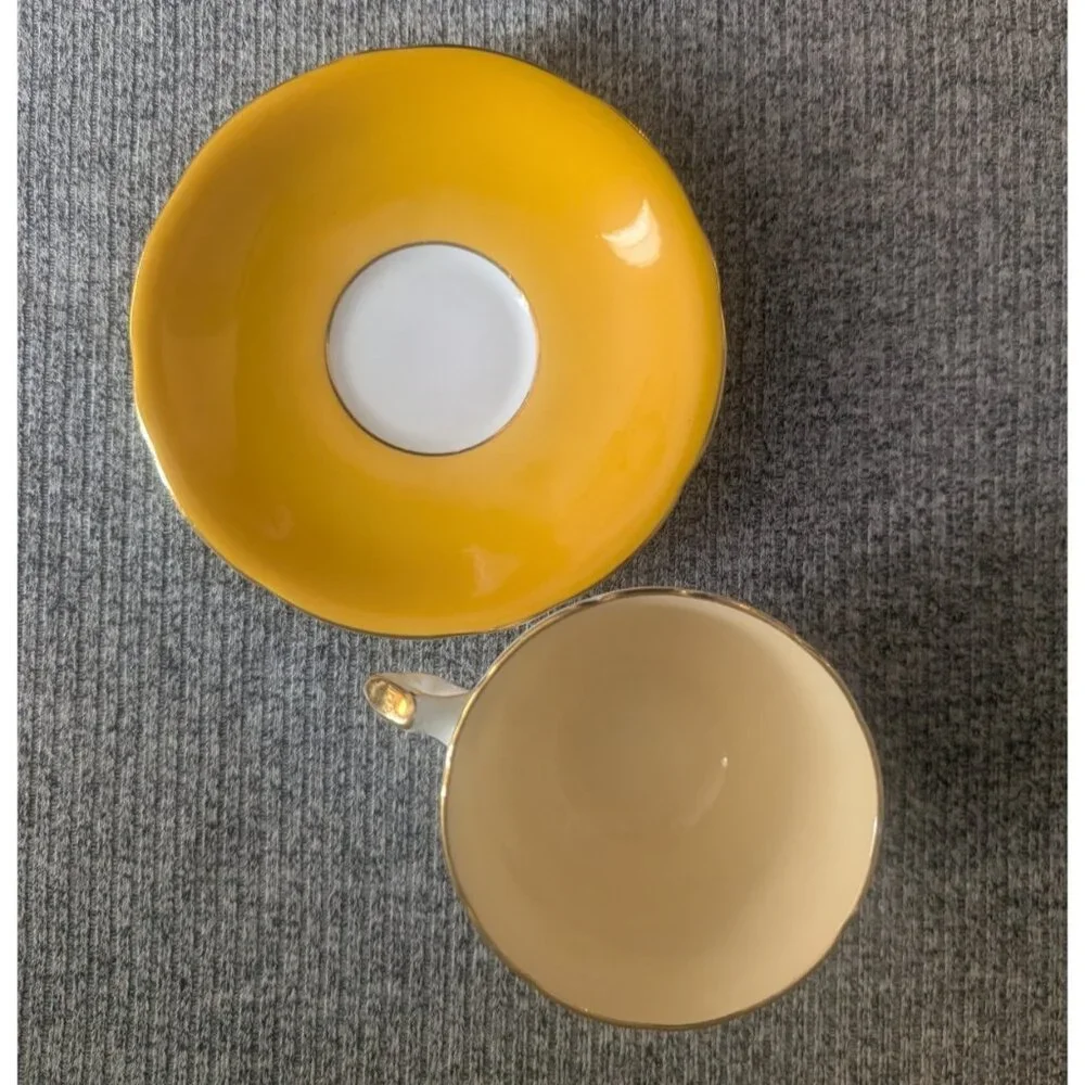 Vintage Aynsley #2601 Yellow/White Rose Cup and Saucer Set, NM/EUC - Picture 4 of 5